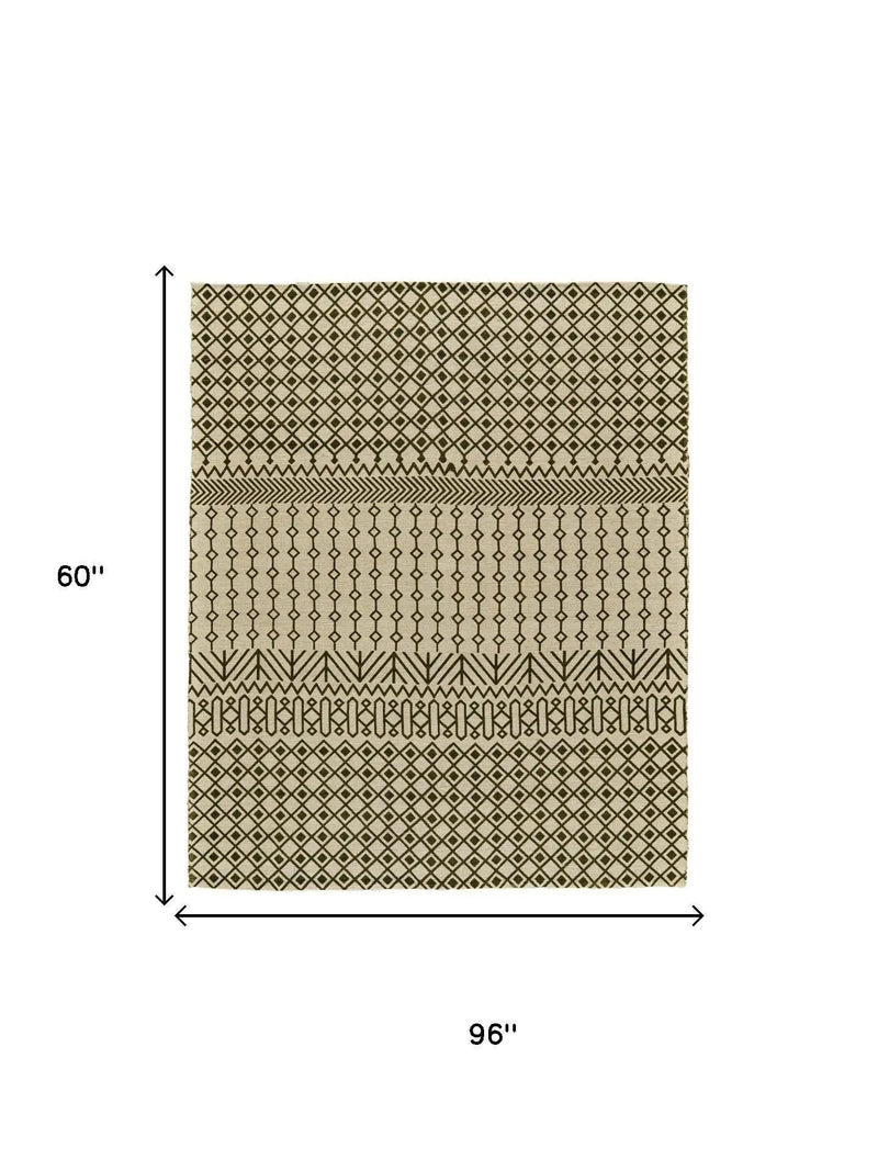 5' X 8' Ivory And Green Argyle Hand Woven Area Rug Homeroots Home Decor