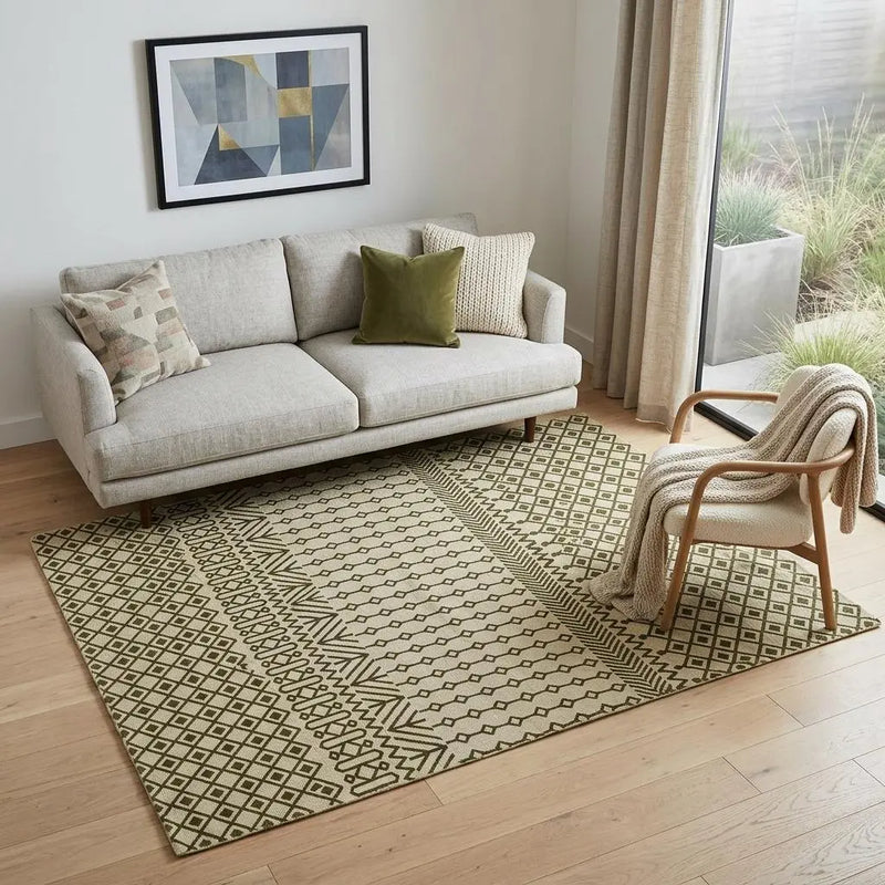 5' X 8' Ivory And Green Argyle Hand Woven Area Rug Homeroots Home Decor