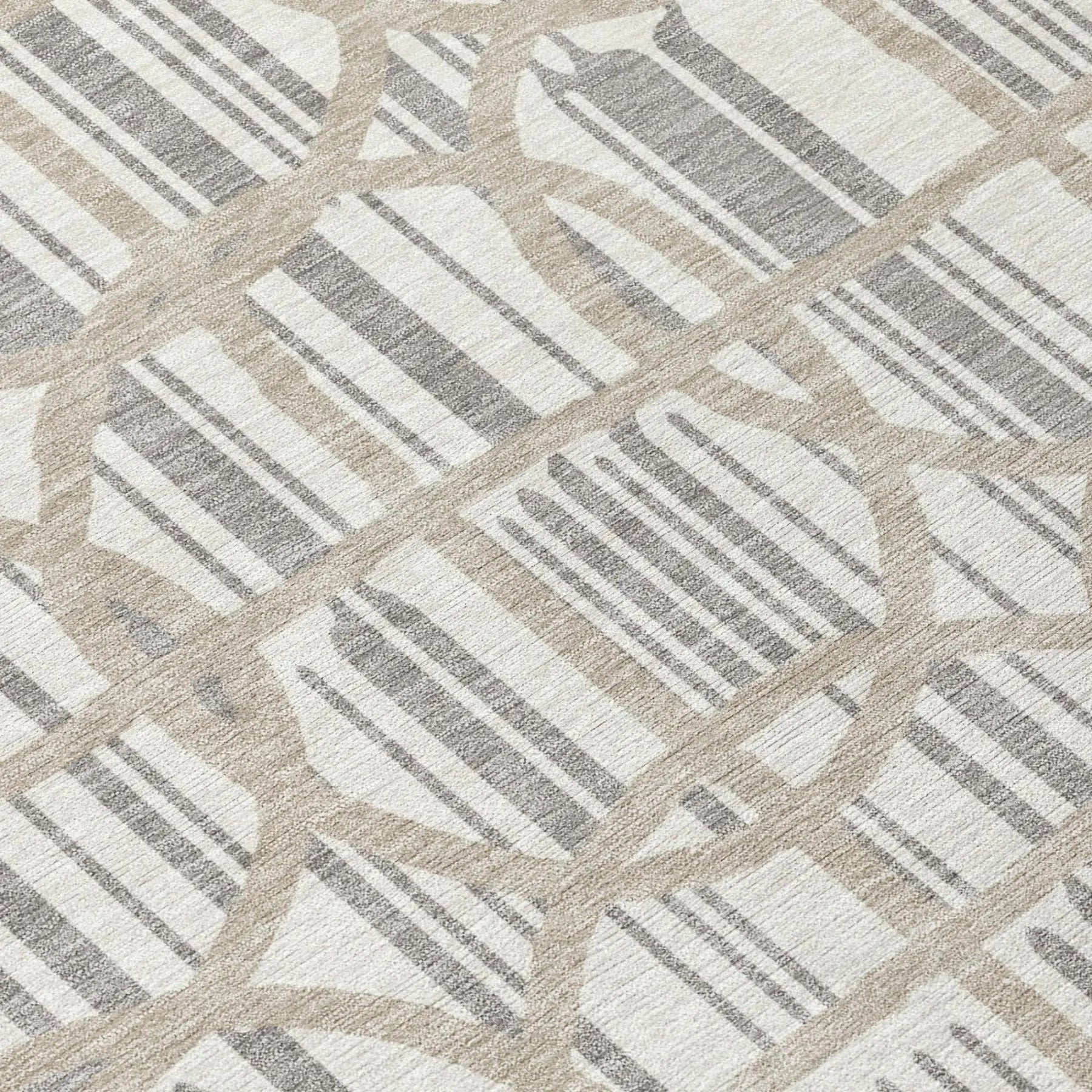 5' X 8' Ivory And Silver Geometric Washable Indoor Outdoor Area Rug Homeroots Outdoor