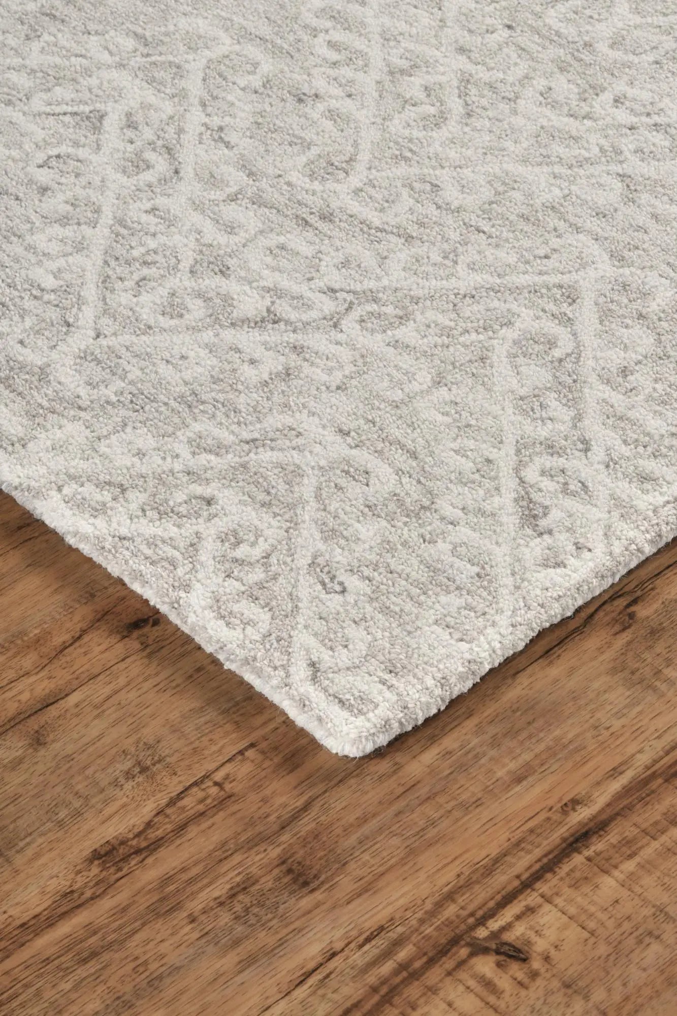 5' X 8' Ivory Gray And Taupe Wool Chevron Hand Tufted Area Rug Homeroots Home Decor