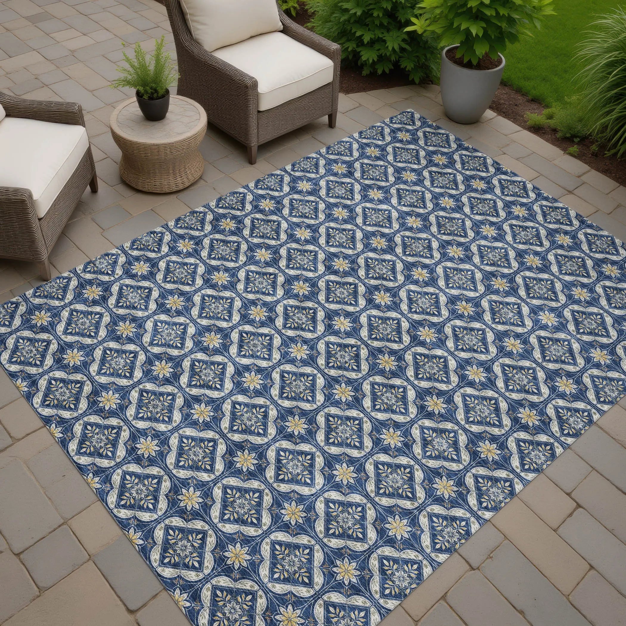 5' X 8' Navy Blue And Blue Geometric Washable Indoor Outdoor Area Rug Homeroots Outdoor