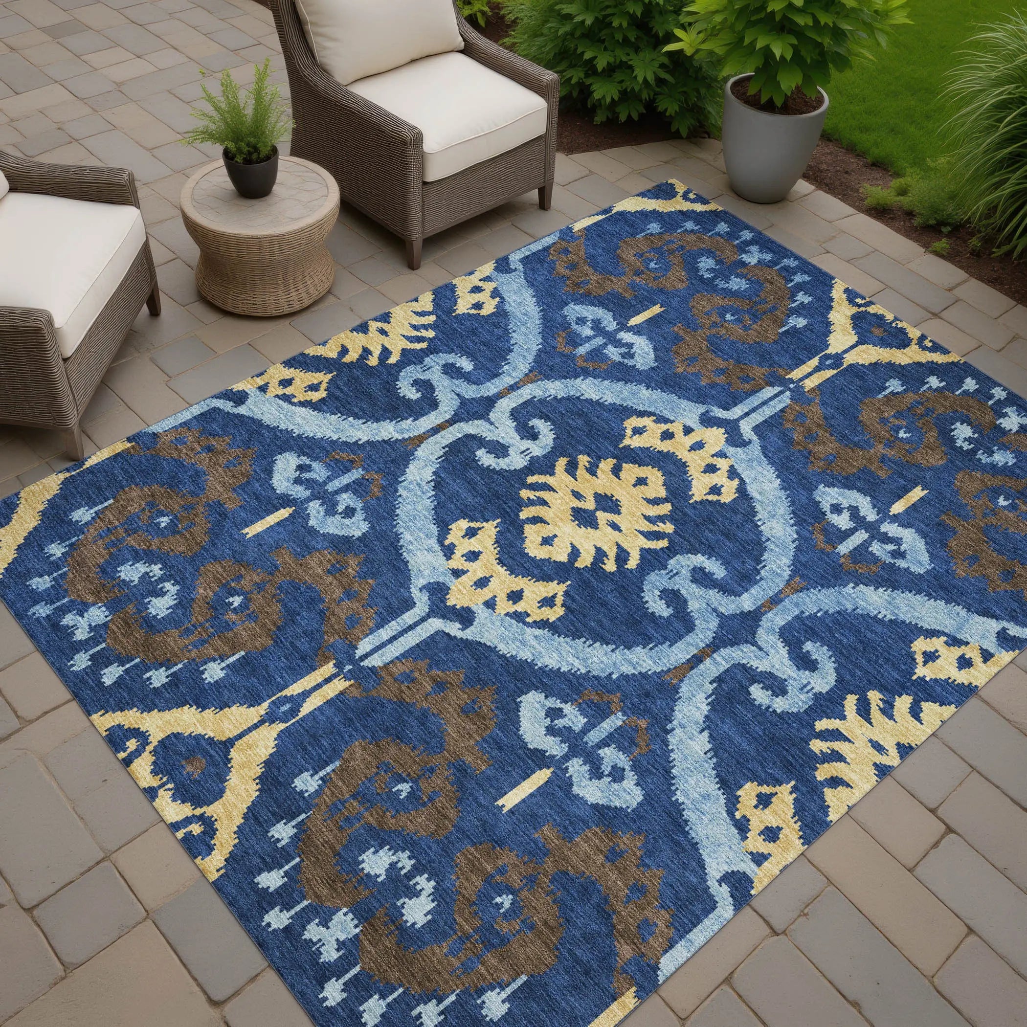 5' X 8' Navy Blue And Blue Ikat Washable Indoor Outdoor Area Rug Homeroots Outdoor