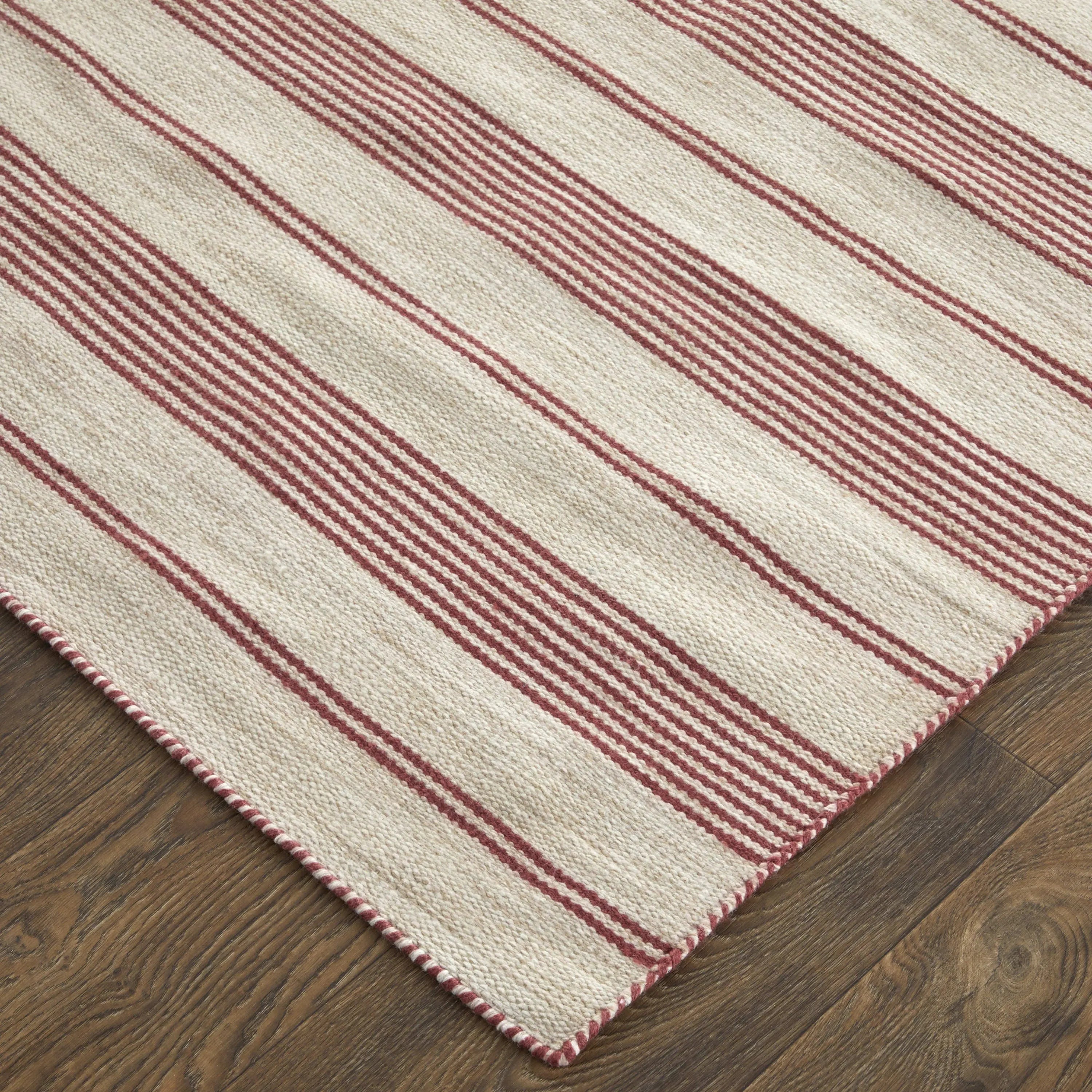 5' X 8' Red And Ivory Striped Dhurrie Hand Woven Stain Resistant Area Rug Homeroots Outdoor