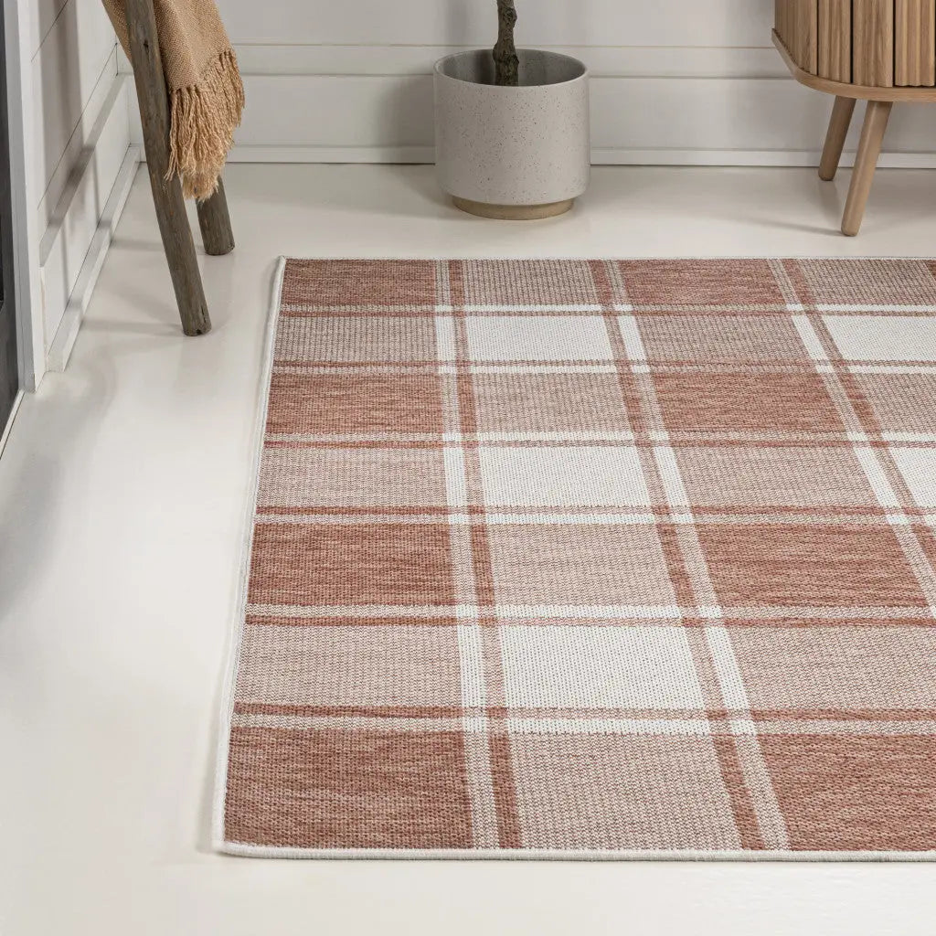 5' X 8' Salmon And Cream Gingham Indoor Outdoor Area Rug - GreatEagleInc