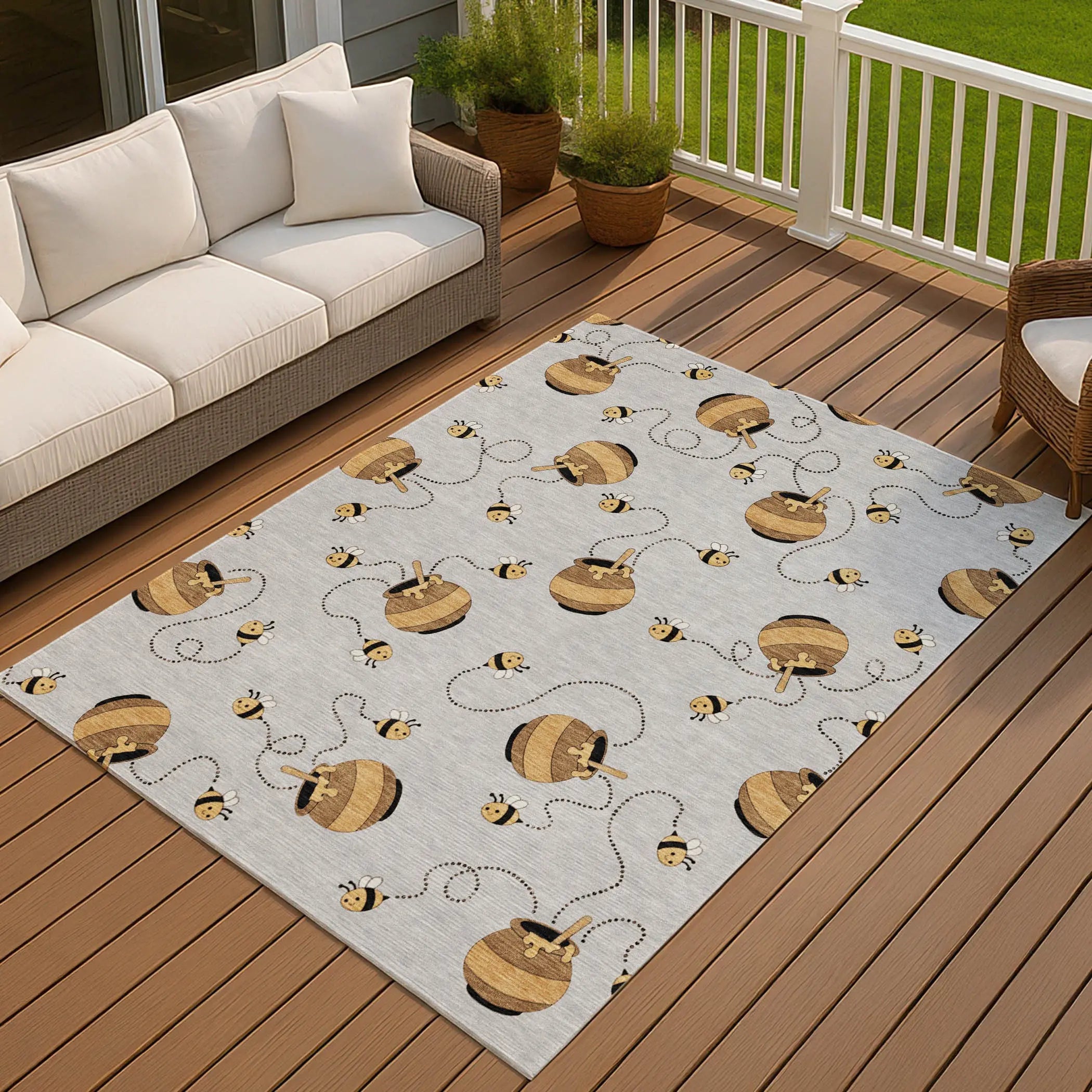 5' X 8' Silver And Beige Geometric Washable Indoor Outdoor Area Rug Homeroots Outdoor