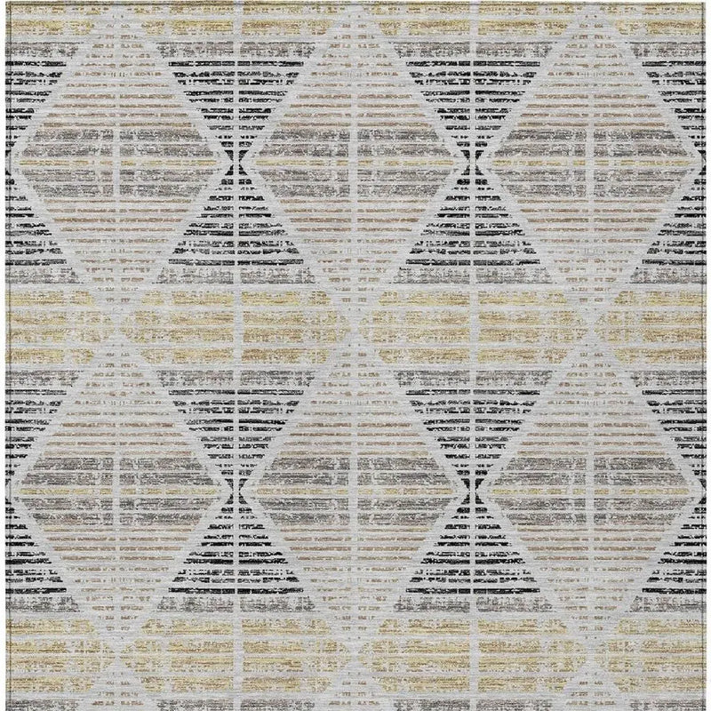 5' X 8' Silver And Beige Geometric Washable Indoor Outdoor Area Rug Homeroots Outdoor