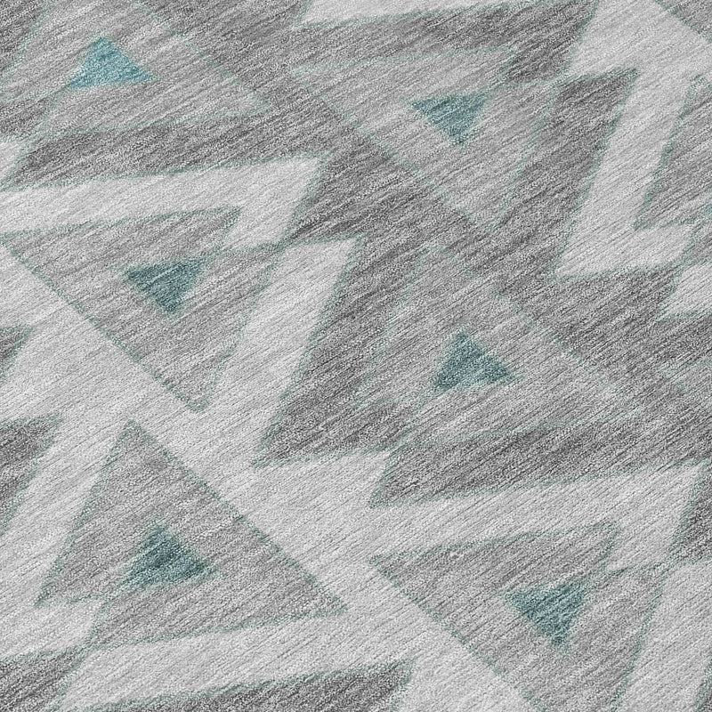 5' X 8' Silver And Gray Geometric Washable Indoor Outdoor Area Rug Homeroots Outdoor