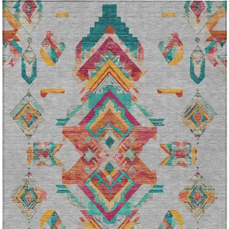 5' X 8' Silver And Ivory Tribal Washable Indoor Outdoor Area Rug Homeroots Outdoor