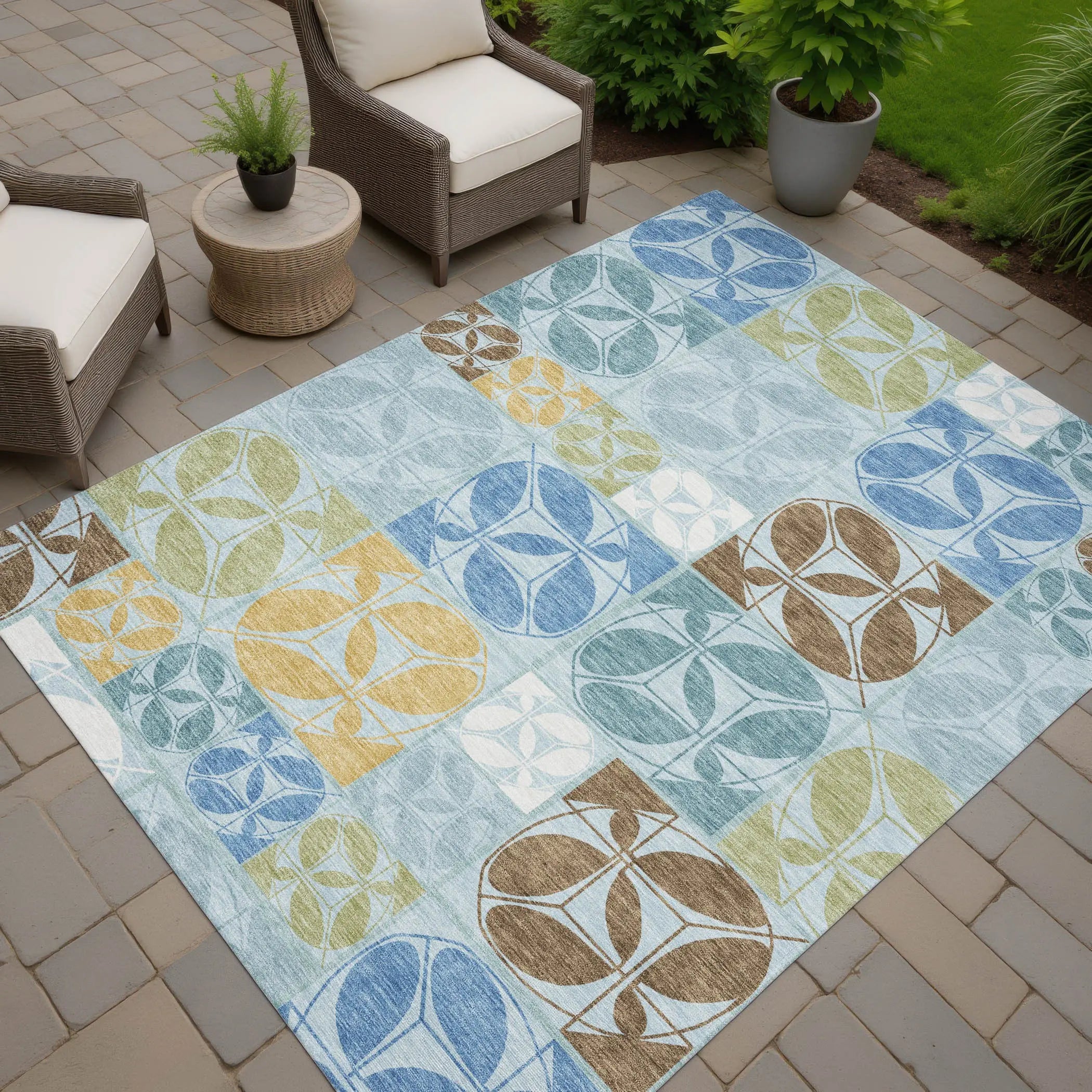 5' X 8' Sky Blue And Blue Geometric Washable Indoor Outdoor Area Rug Homeroots Outdoor