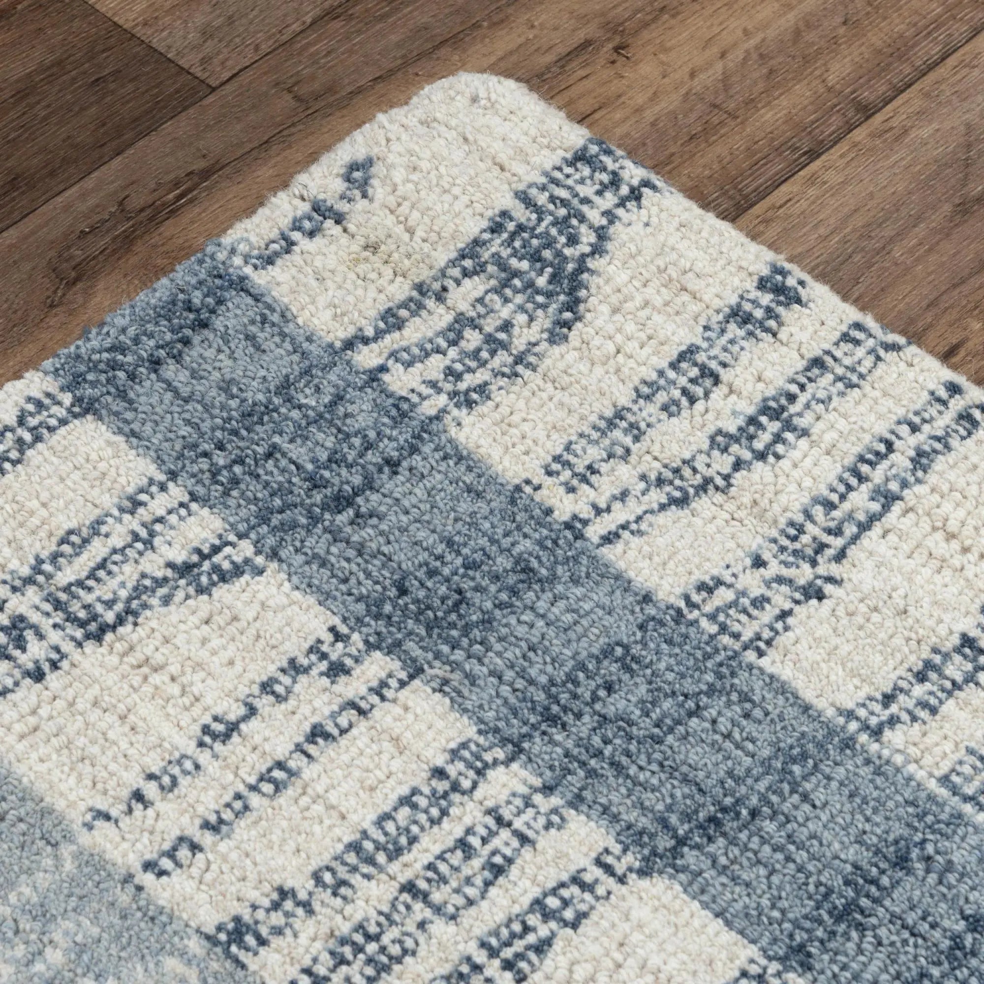 5' X 8' Tan And Natural Wool Striped Hand Tufted Area Rug Homeroots Home Decor