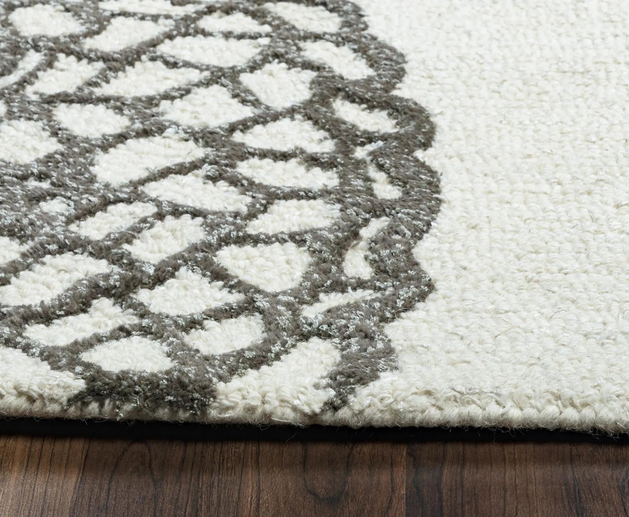5' X 8' White And Ivory Wool Geometric Hand Tufted Area Rug Homeroots Home Decor