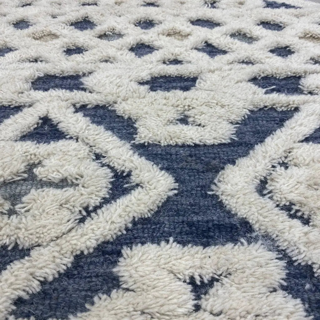 6' Blue And Ivory Wool Hand Tufted Round Rug Homeroots Home Decor