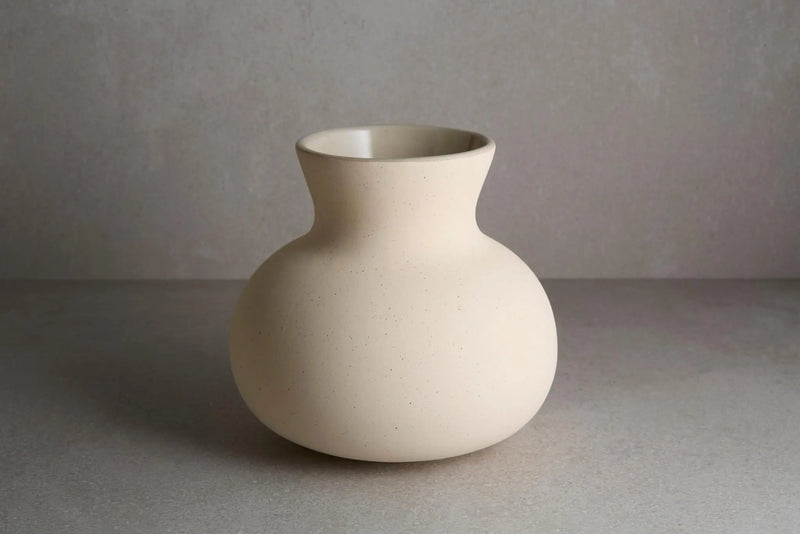 6" Cream Ceramic Round Table Vase With Sculptural Details Homeroots Home Decor