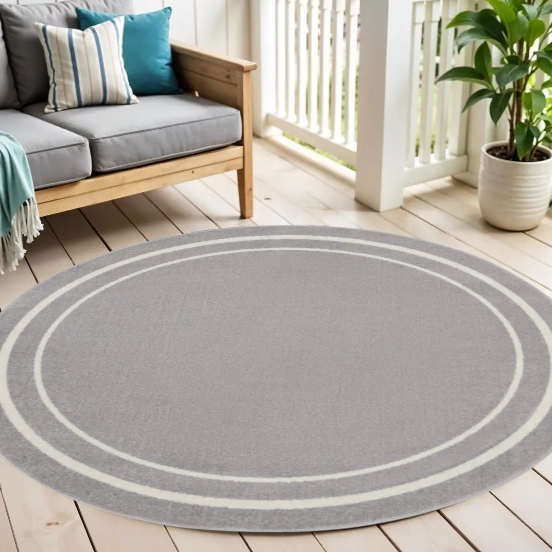 6' Gray And Ivory Round Indoor Outdoor Area Rug Homeroots Outdoor