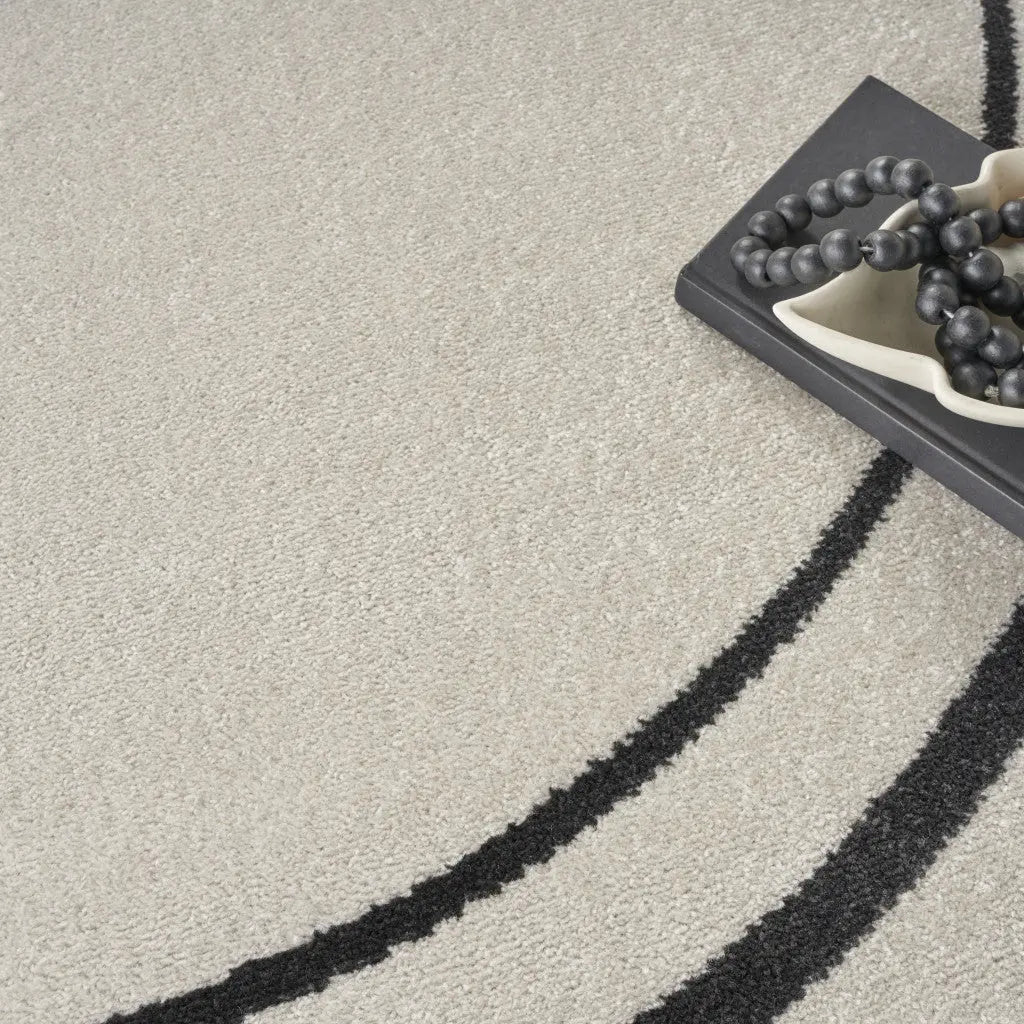 6' Ivory And Black Round Indoor Outdoor Area Rug Homeroots Outdoor