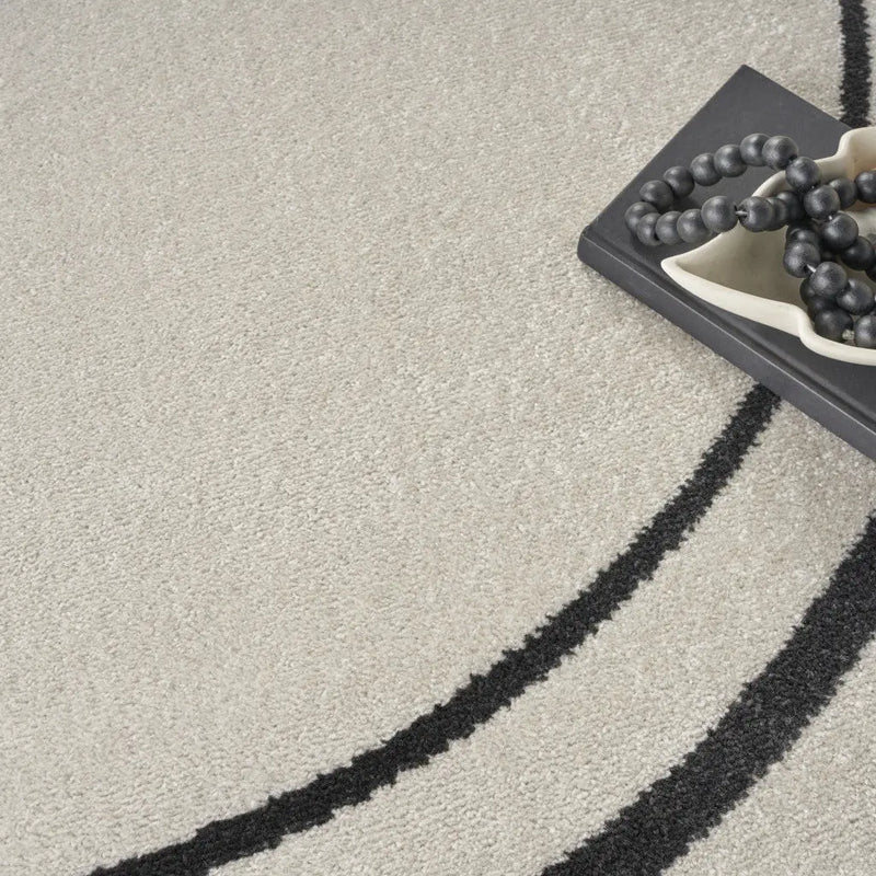 6' Ivory And Black Round Indoor Outdoor Area Rug Homeroots Outdoor