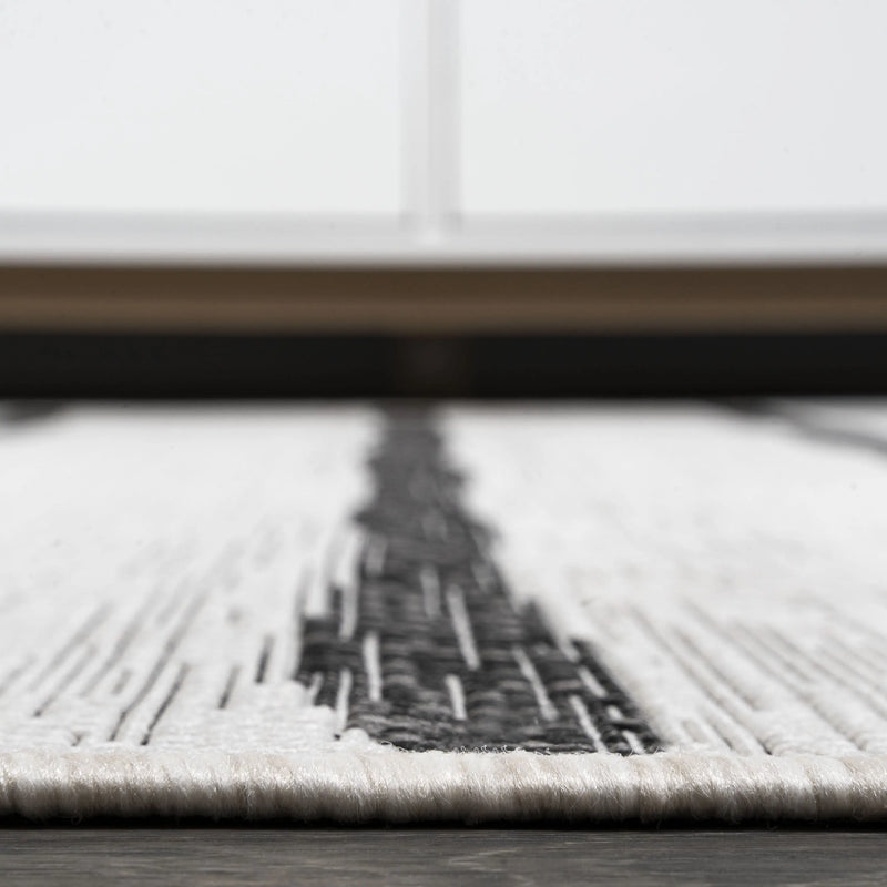 6' Ivory And Black Round Striped Indoor Outdoor Area Rug Homeroots Outdoor