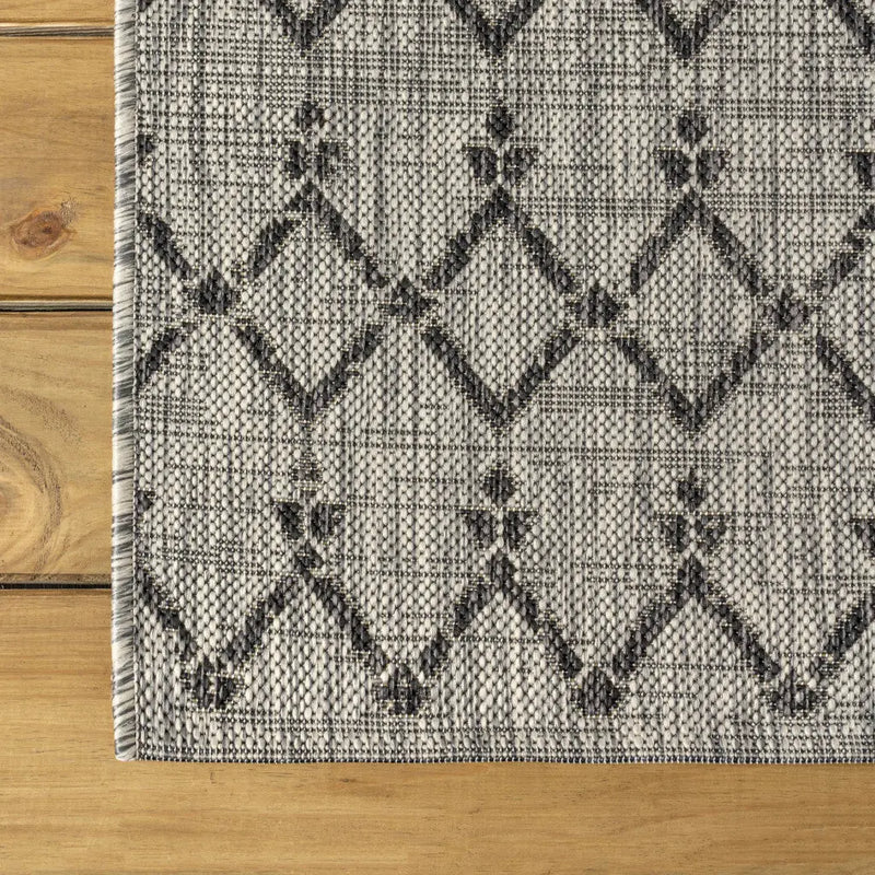 6' Light Gray And Black Square Trellis Indoor Outdoor Area Rug Homeroots Outdoor