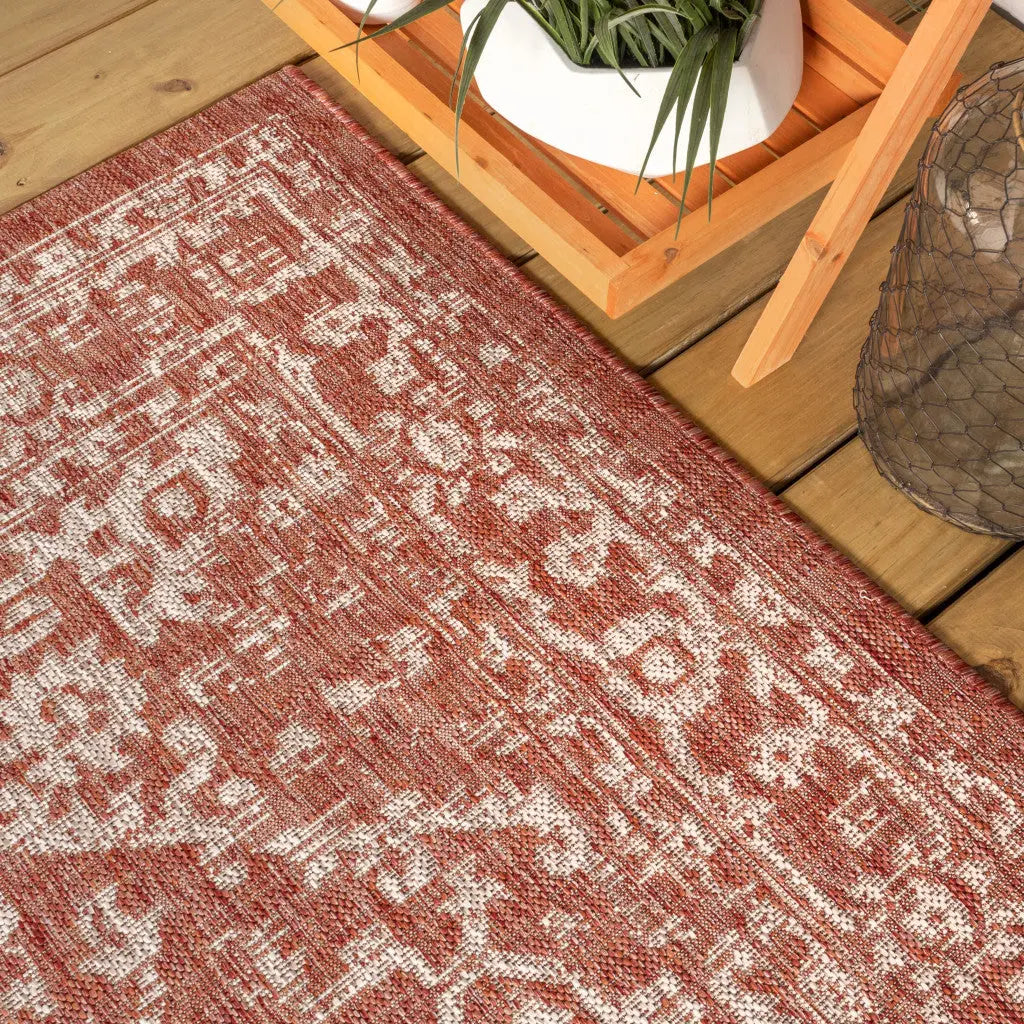 6' Red And Taupe Round Medallion Indoor Outdoor Area Rug Homeroots Outdoor