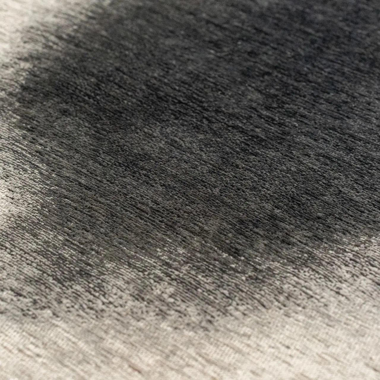 6' X 8' Black And White Abstract Washable Area Rug With UV Protection Homeroots Home Decor