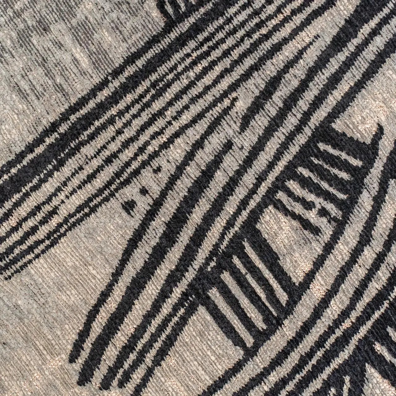 6' X 8' Gray And White Abstract Washable Area Rug With UV Protection Homeroots Home Decor