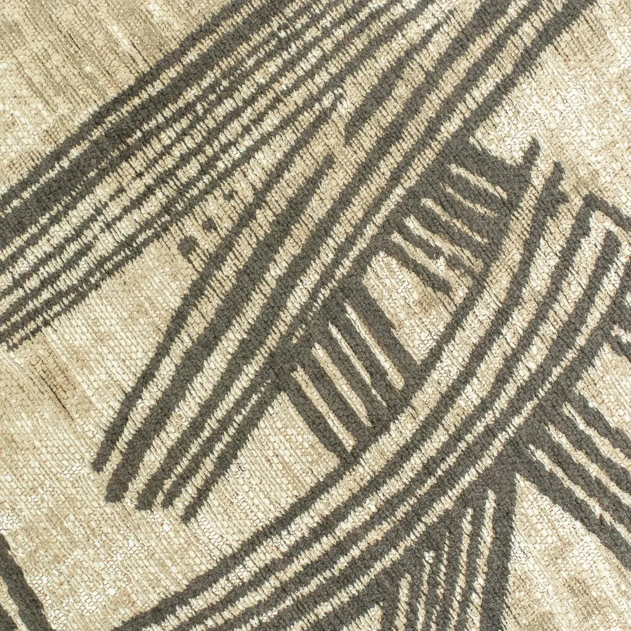6' X 8' Tan And White Abstract Washable Area Rug With UV Protection Homeroots Home Decor