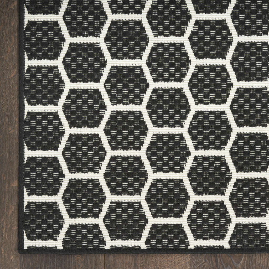 304848909
