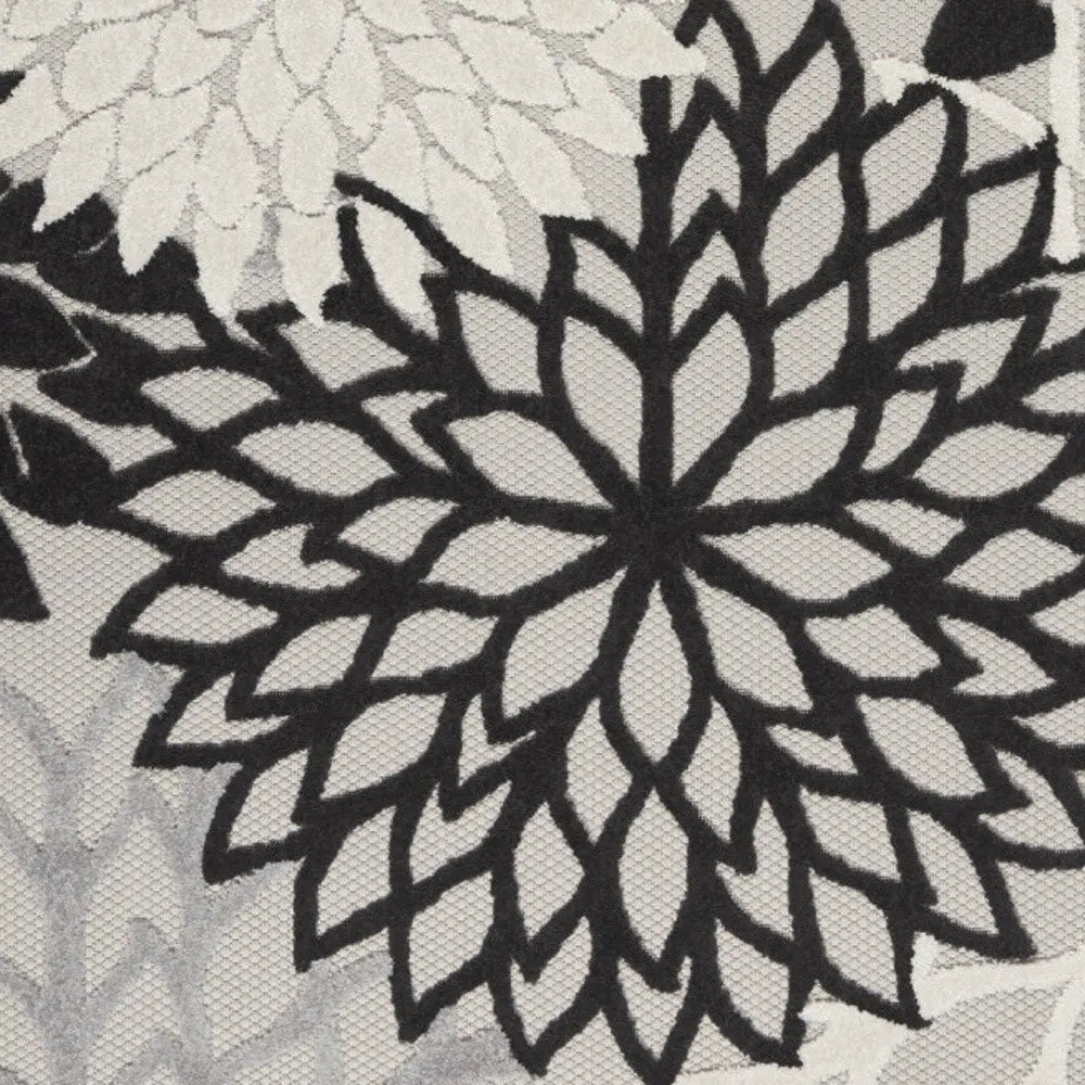 6' X 9' Black And White Floral Indoor Outdoor Area Rug Homeroots Outdoor