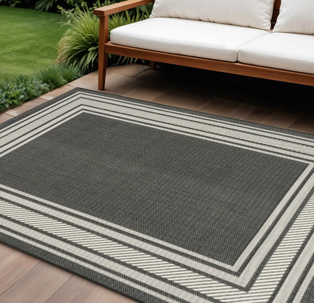 6' X 9' Black Geometric Indoor Outdoor Area Rug Homeroots Outdoor