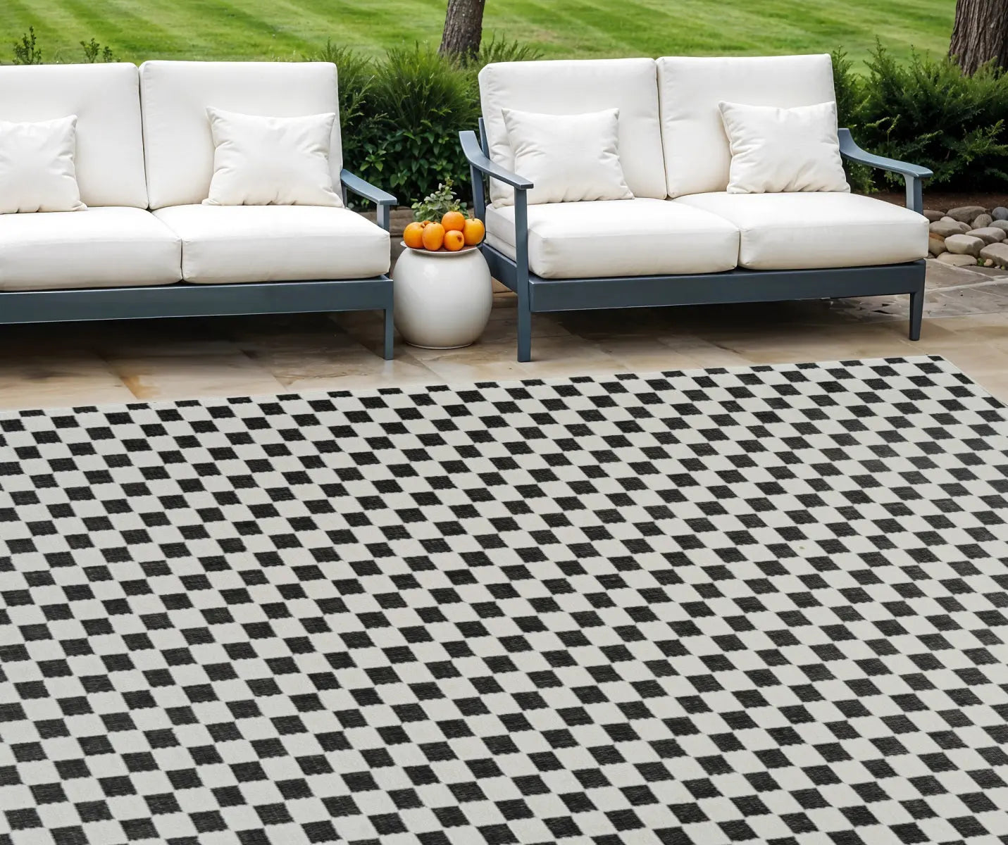 6' X 9' Black and White Geometric Distressed Indoor Outdoor Area Rug Homeroots Outdoor
