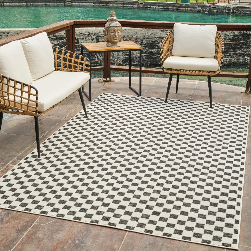 6' X 9' Black and White Geometric Distressed Indoor Outdoor Area Rug Homeroots Outdoor