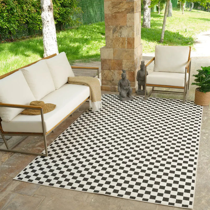 6' X 9' Black and White Geometric Distressed Indoor Outdoor Area Rug Homeroots Outdoor