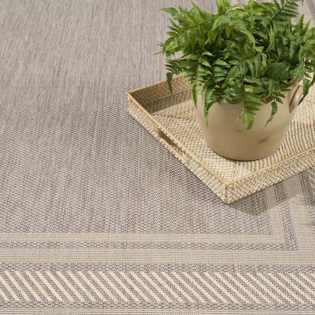 6' X 9' Gray Geometric Indoor Outdoor Area Rug Homeroots Outdoor