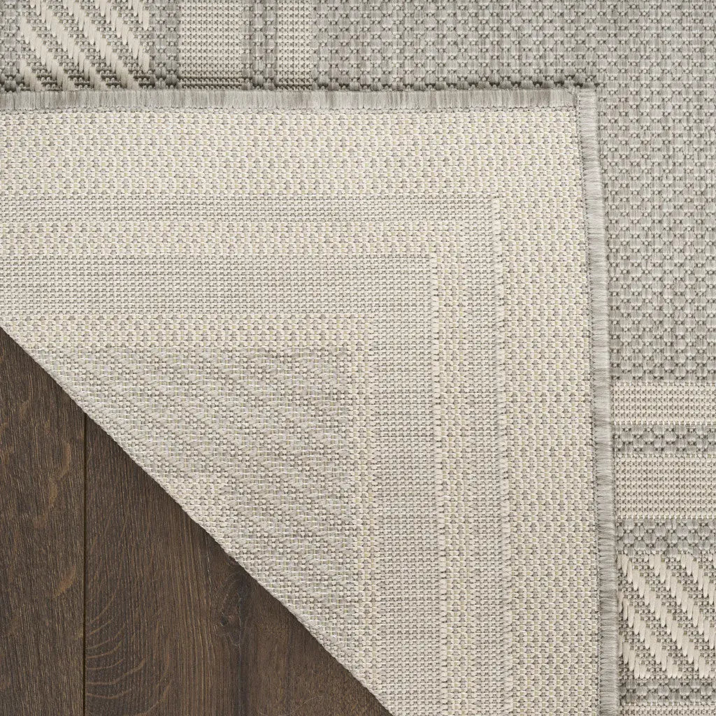 6' X 9' Gray Geometric Indoor Outdoor Area Rug Homeroots Outdoor