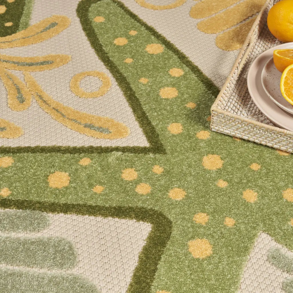 6' X 9' Green And Yellow Starfish Indoor Outdoor Area Rug Homeroots Outdoor