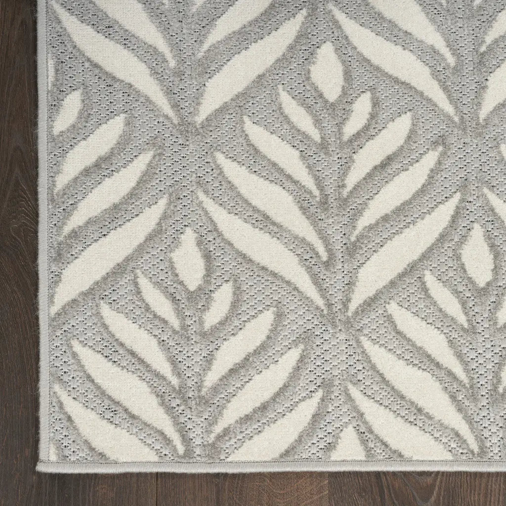 6' X 9' Grey Floral Stain Resistant Non Skid Area Rug Homeroots Outdoor