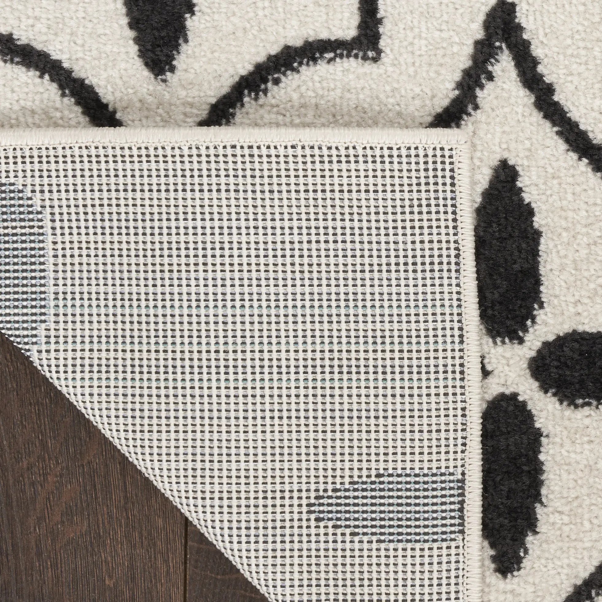 6' X 9' Ivory And Black Geometric Indoor Outdoor Area Rug Homeroots Outdoor