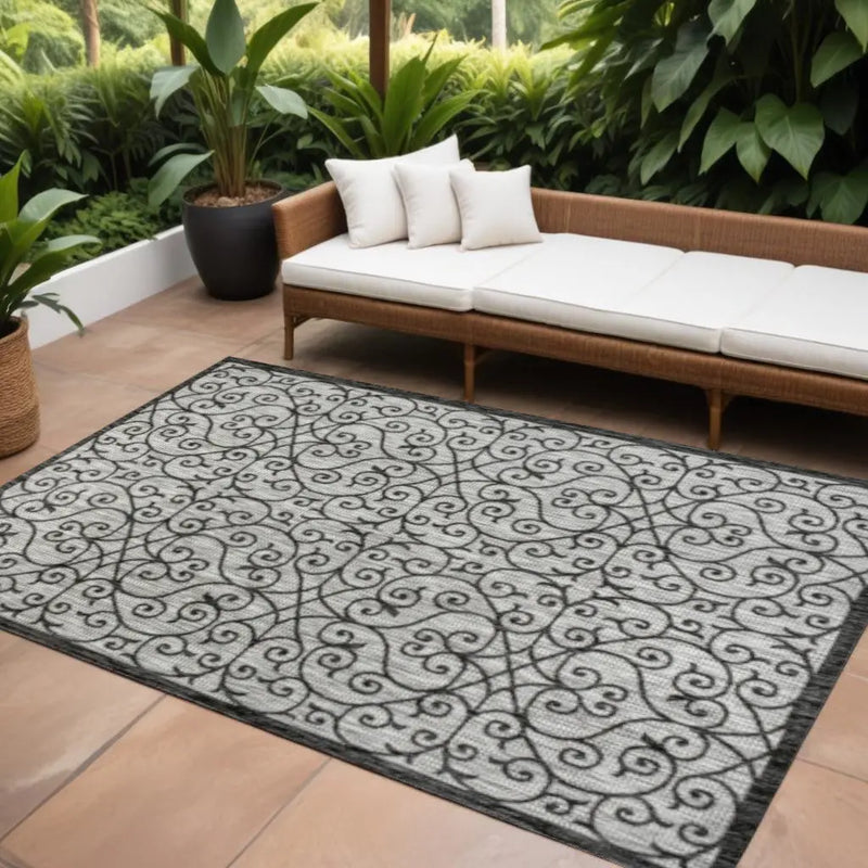 6' X 9' Light Gray And Black Geometric Indoor Outdoor Area Rug Homeroots Outdoor