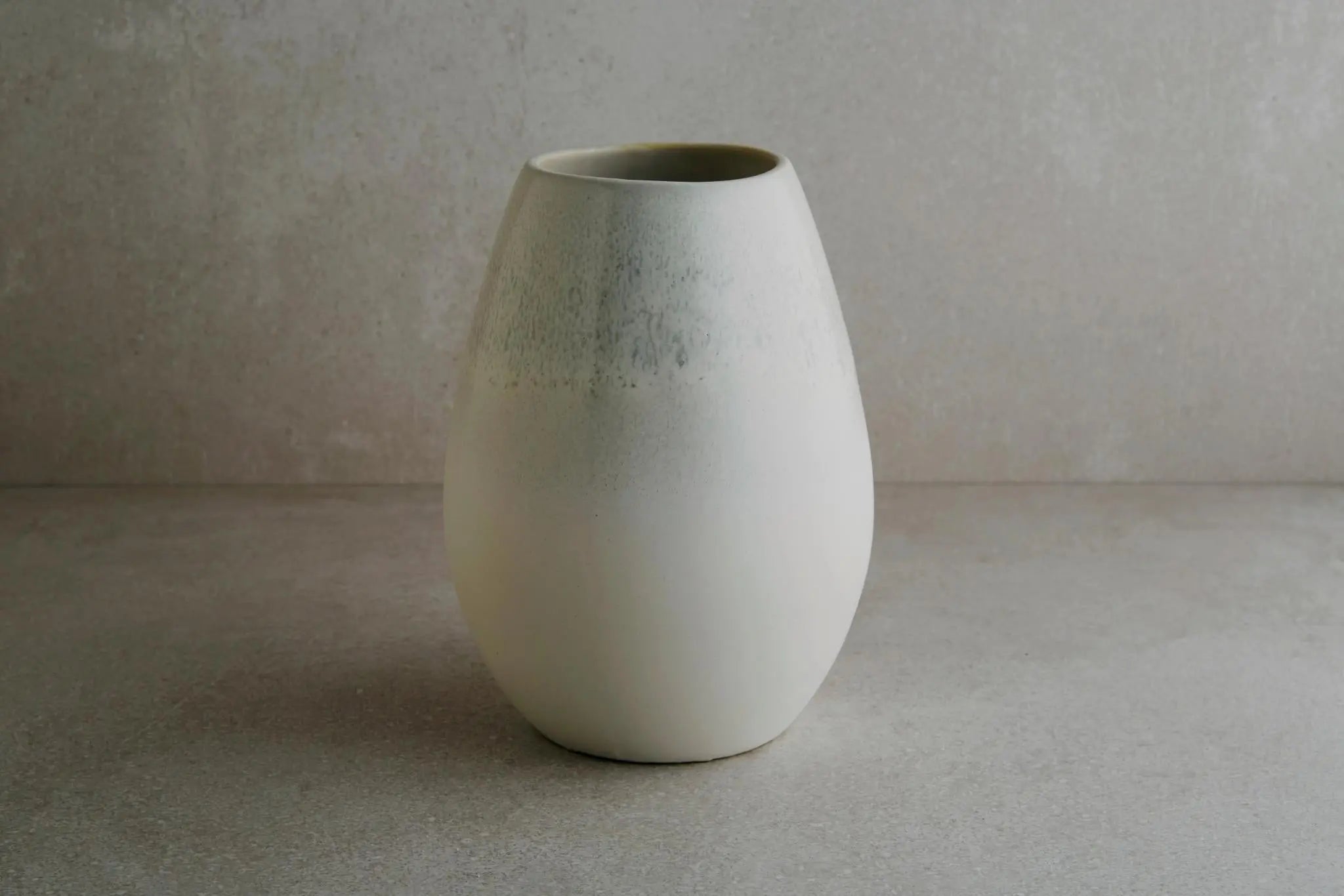 7" Light Gray Ceramic Oval Table Vase Homeroots Home Decor