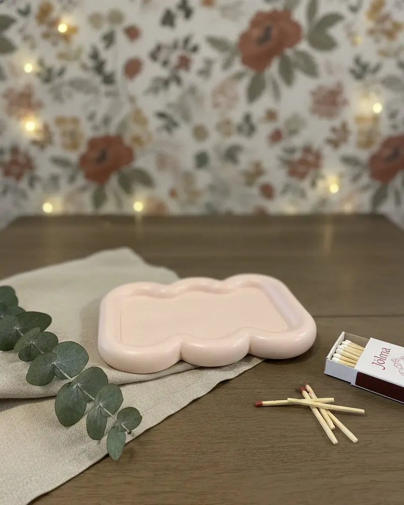 7" Pale Pink Resin Handmade Scalloped Trinket Tray Homeroots Kitchen & Dining