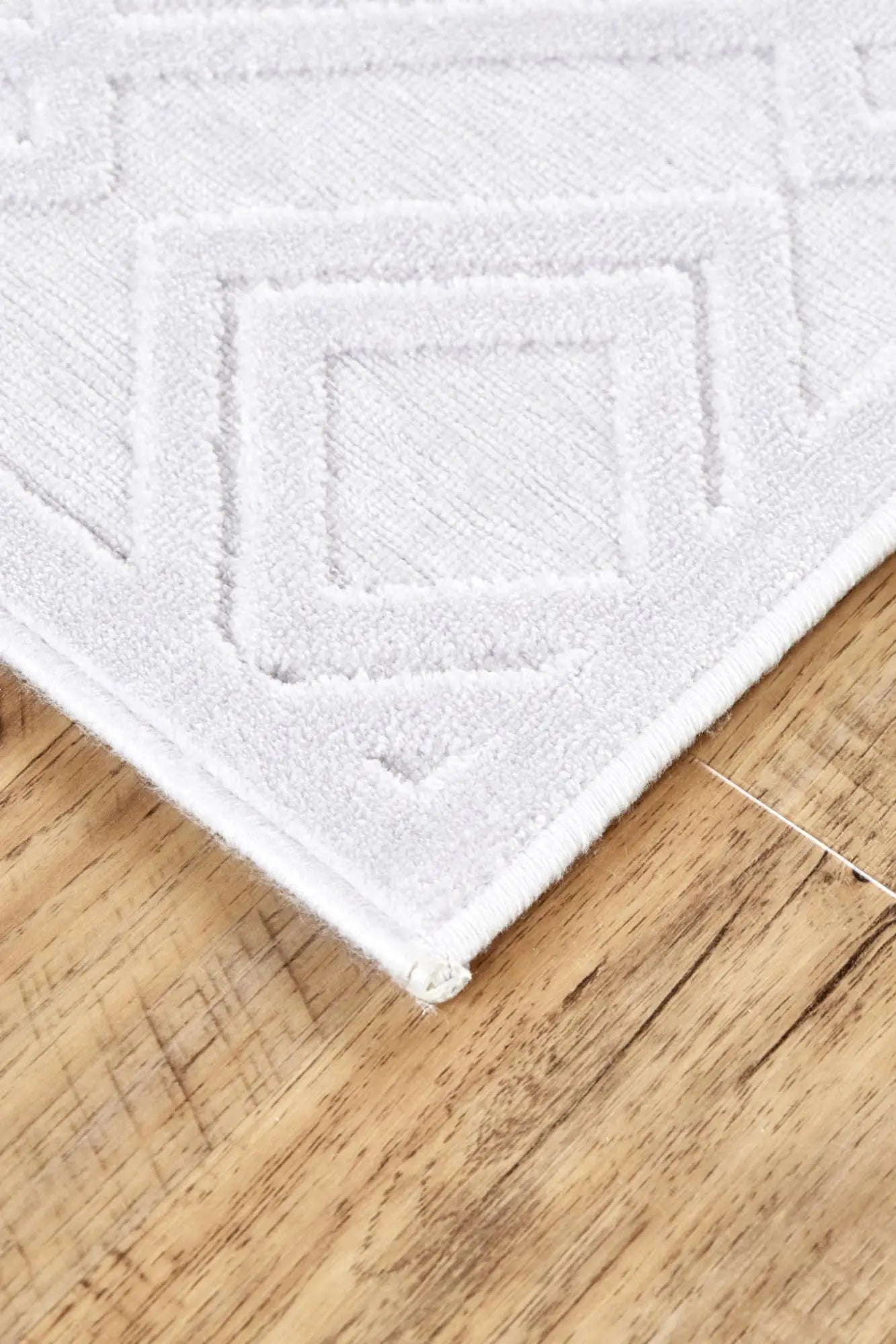 7' White And Gray Geometric Round Rug Homeroots Home Decor