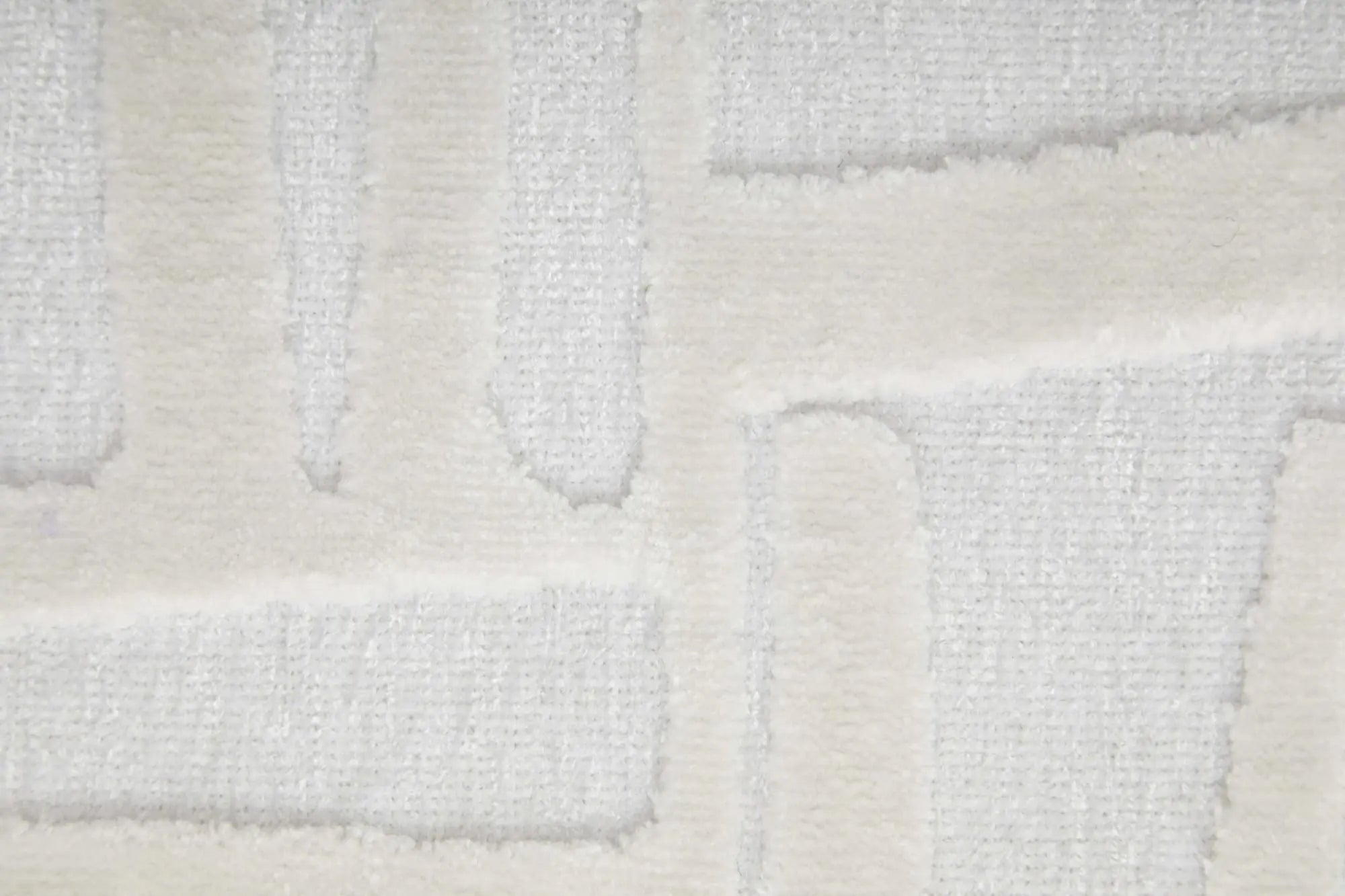 7' White And Gray Geometric Round Rug Homeroots Home Decor