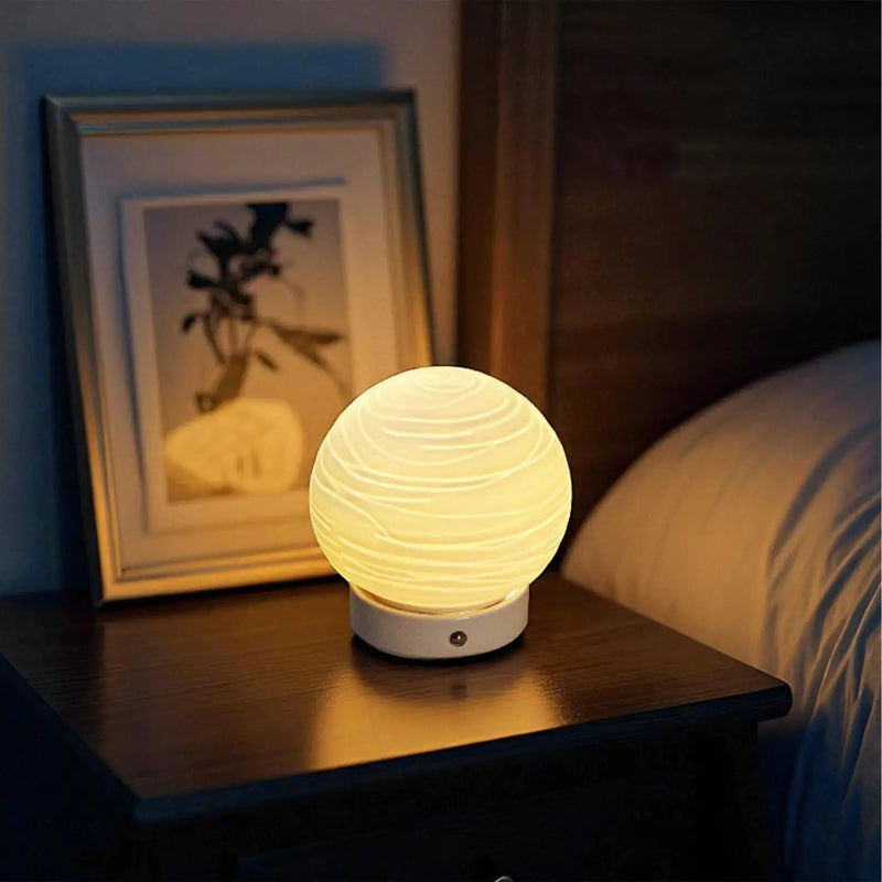 7" White Globe Desk Lamp With Globe Shade Homeroots Lighting