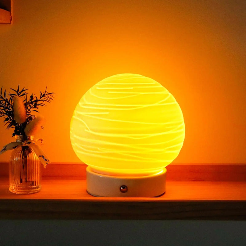 7" White Globe Desk Lamp With Globe Shade Homeroots Lighting