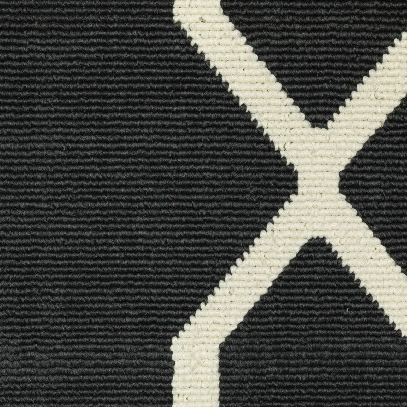 7' X 10' Black And Ivory Indoor Outdoor Area Rug Homeroots Outdoor