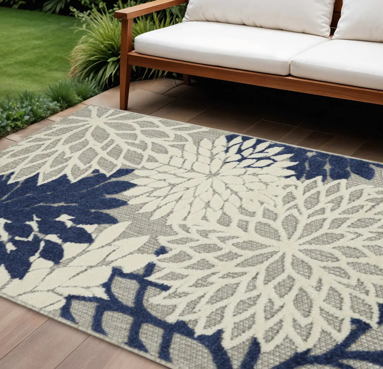 7' X 10' Ivory And Blue Indoor Outdoor Area Rug - GreatEagleInc