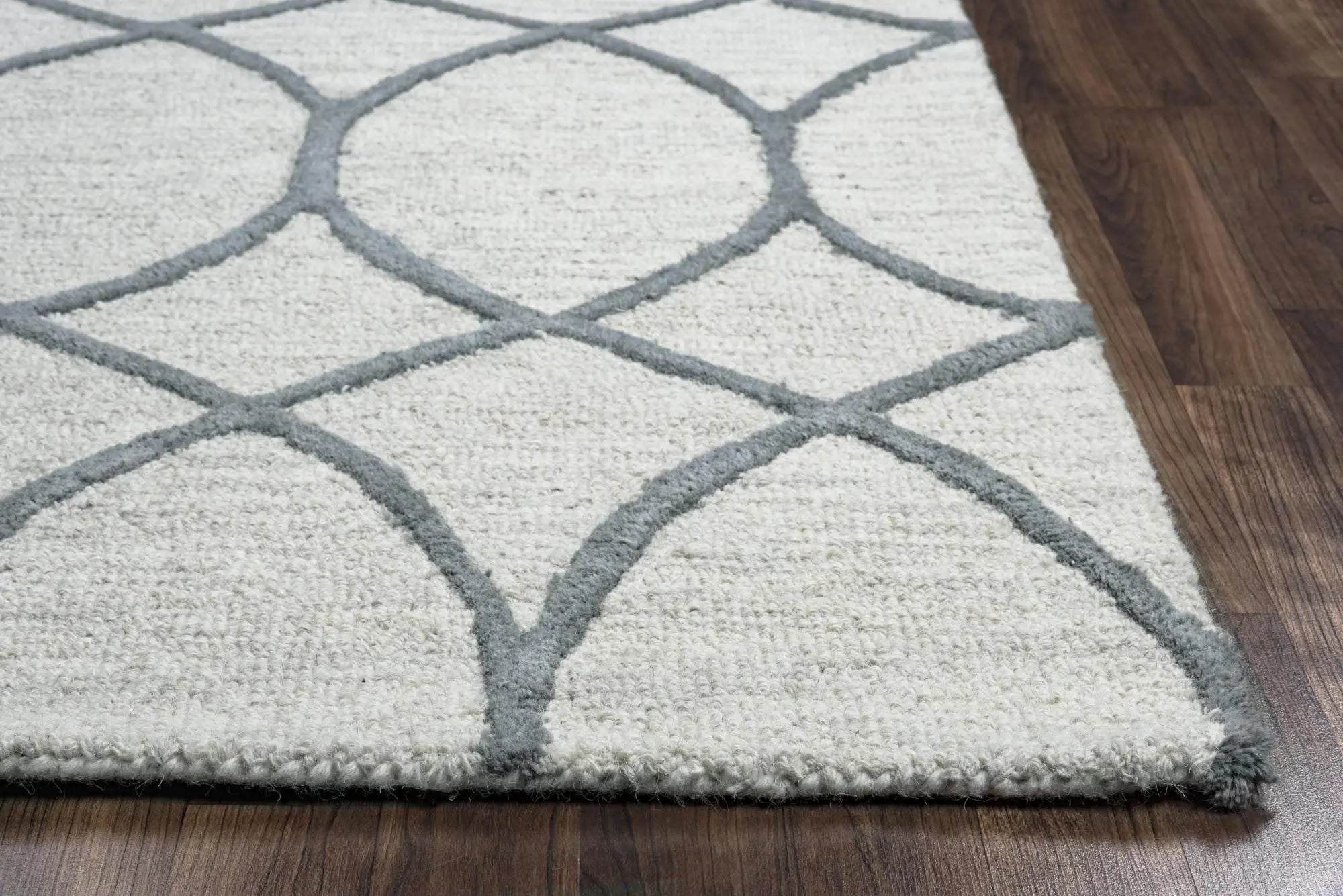 7' X 10' Ivory And Gray Wool Trellis Hand Tufted Area Rug Homeroots Home Decor