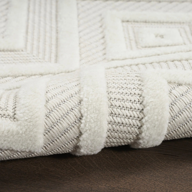 7' X 10' Ivory And White Indoor Outdoor Area Rug Homeroots Outdoor