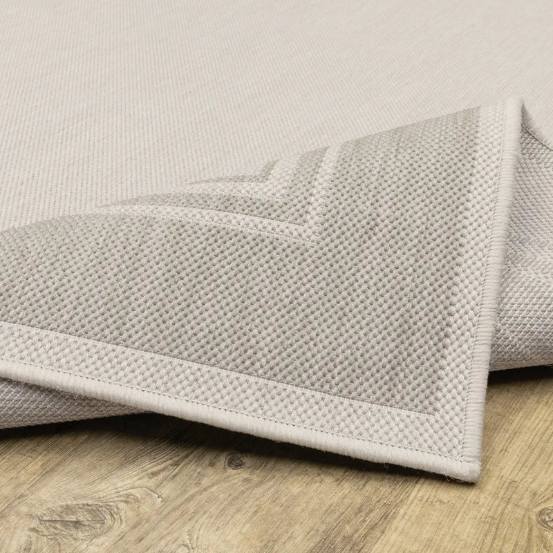 7' X 9' Gray And Ivory Indoor Outdoor Area Rug Homeroots Outdoor
