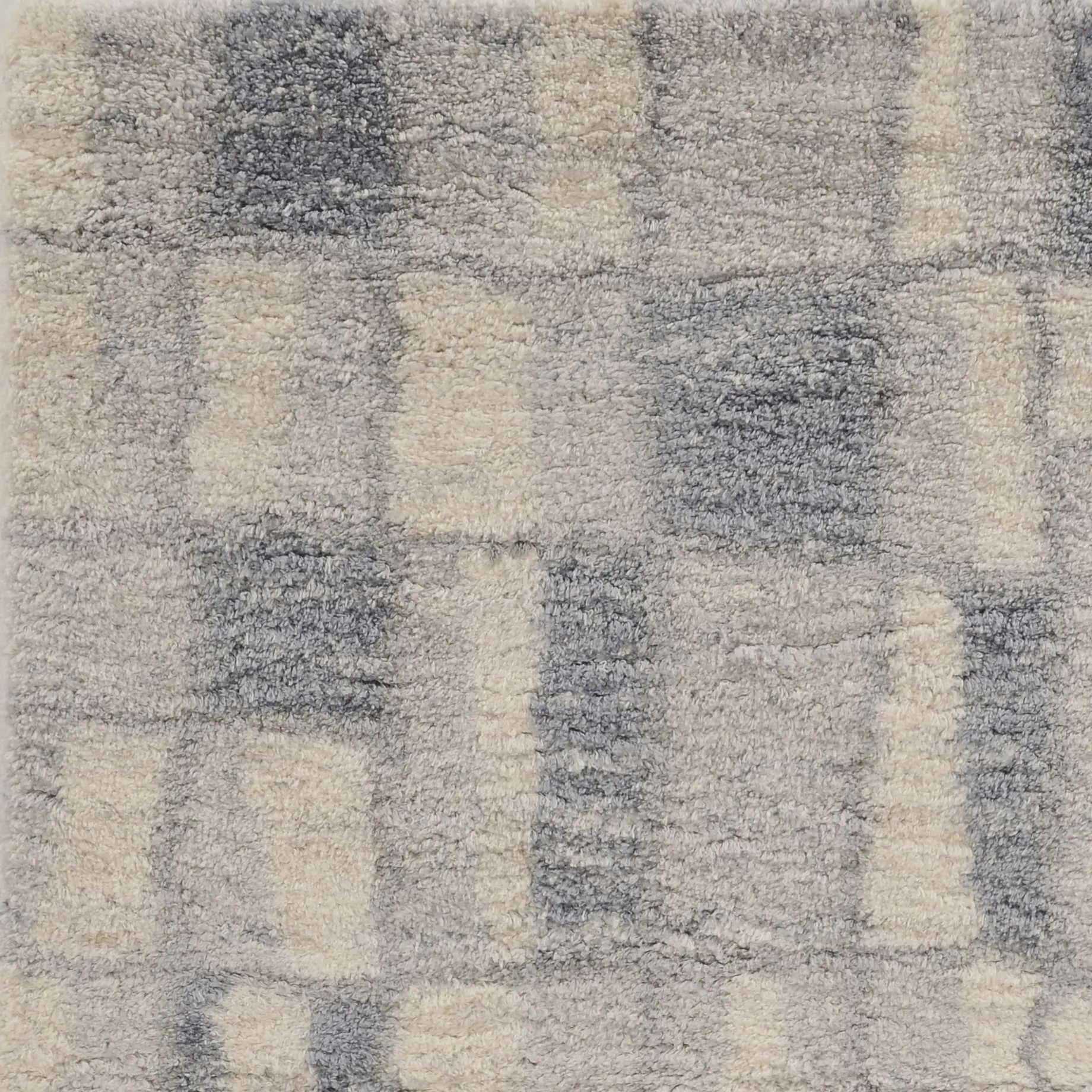 7' X 9' Ivory and Blue Area Rug Homeroots Home Decor
